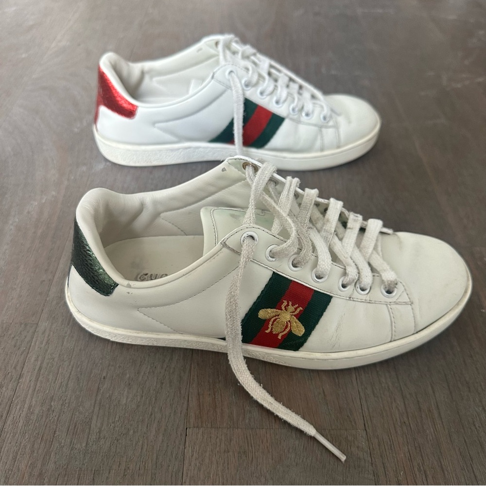 Women's Gucci Ace Sneaker with Bee, US size 7 (EU size 37)